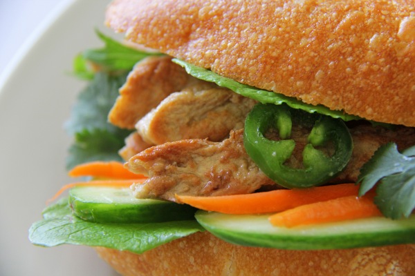 Banh Mi with Beyond Meat ChickenFree Strips_8902